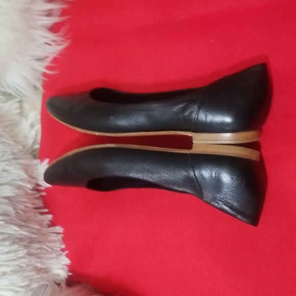 COACH AND FOUR FLAT SHOES - Picture 7 of 11